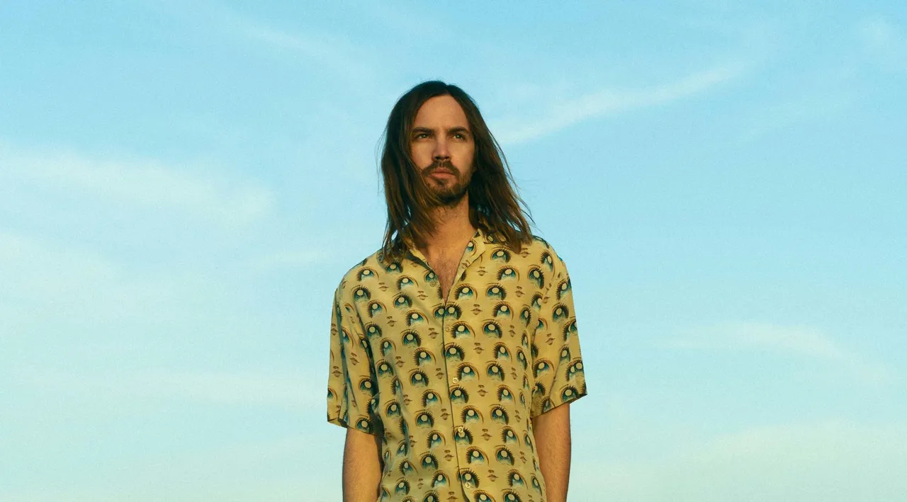 [Source | Fuente (https://www.grammy.com/grammys/artists/tame-impala/18245)]