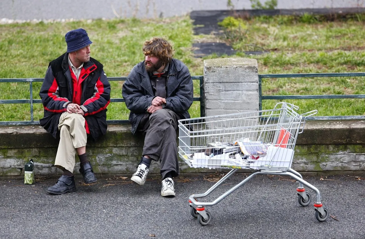 homeless-man-1152516_1280.jpg