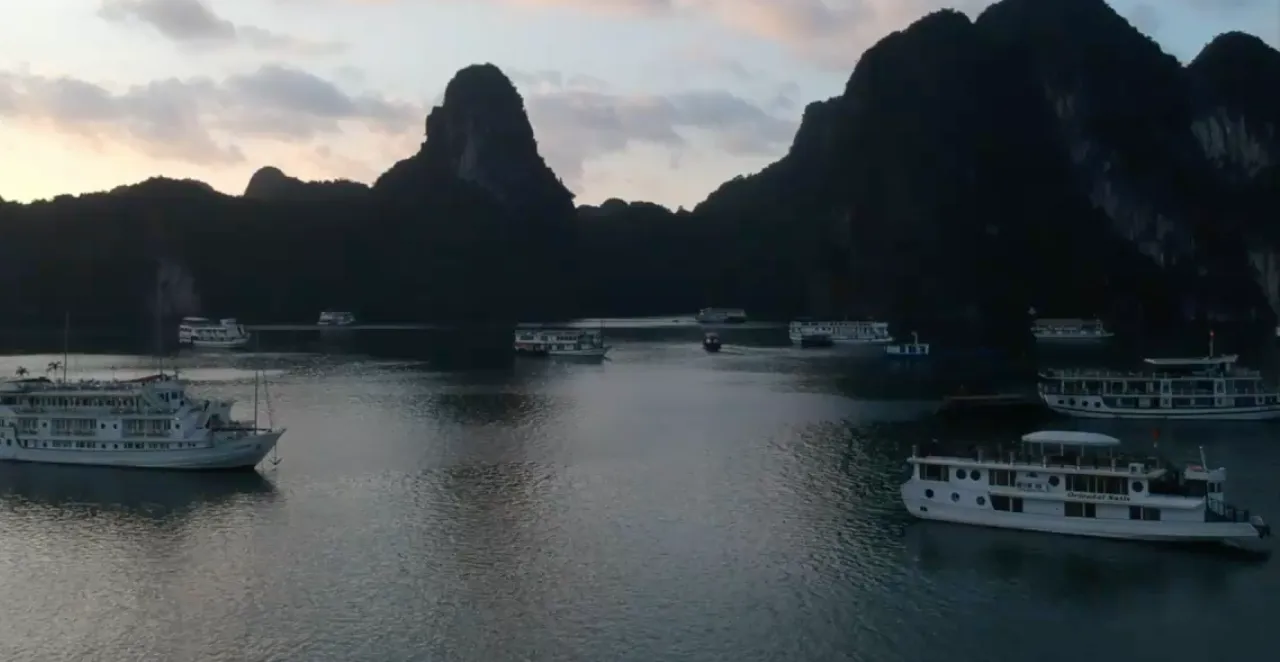 halong bay 2.png