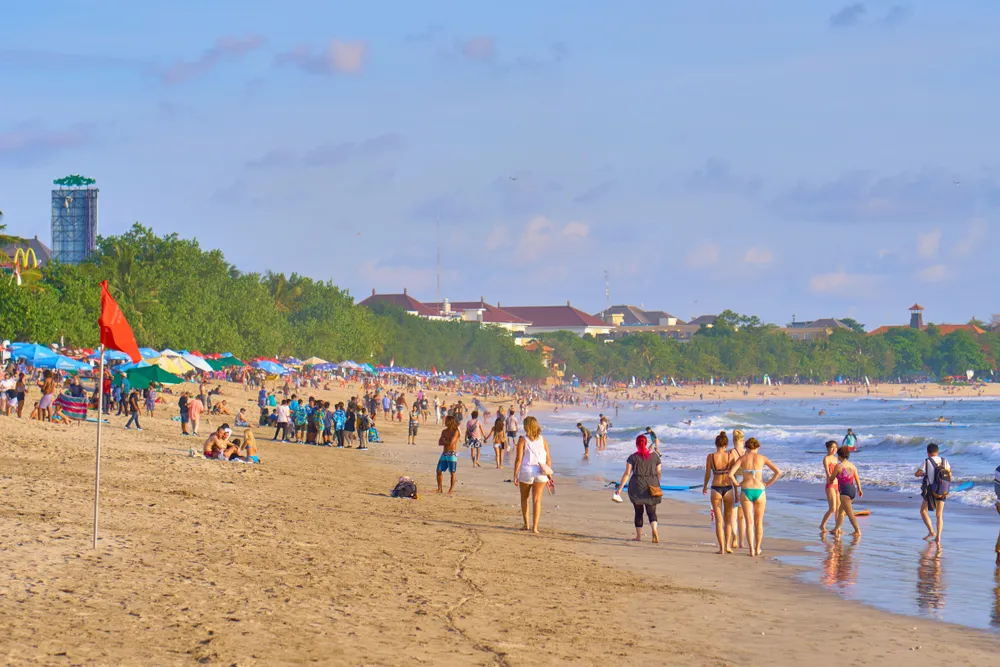 pesona-pantai-kuta-bali.png