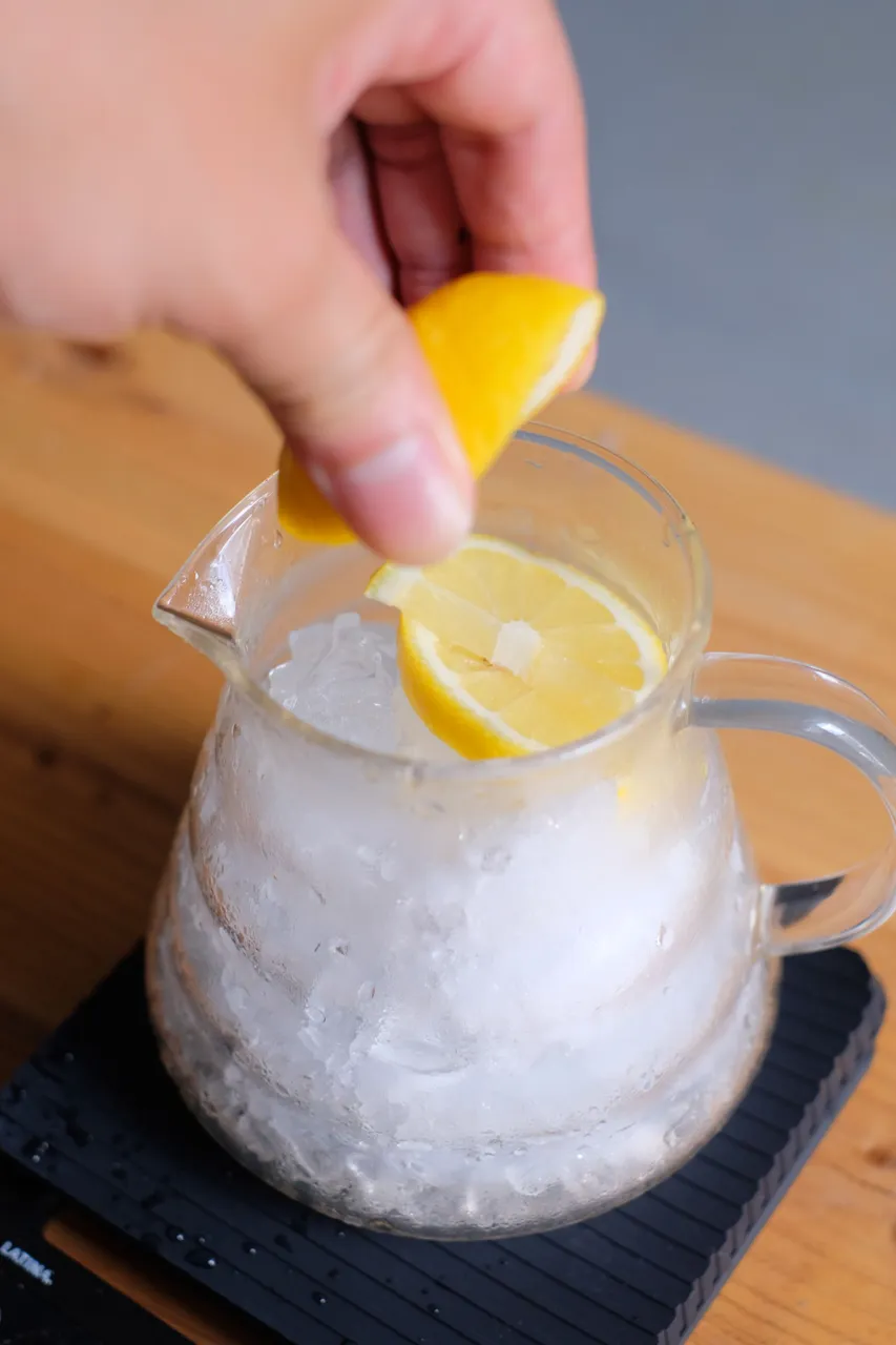 add two slices of lemon and lemon juice