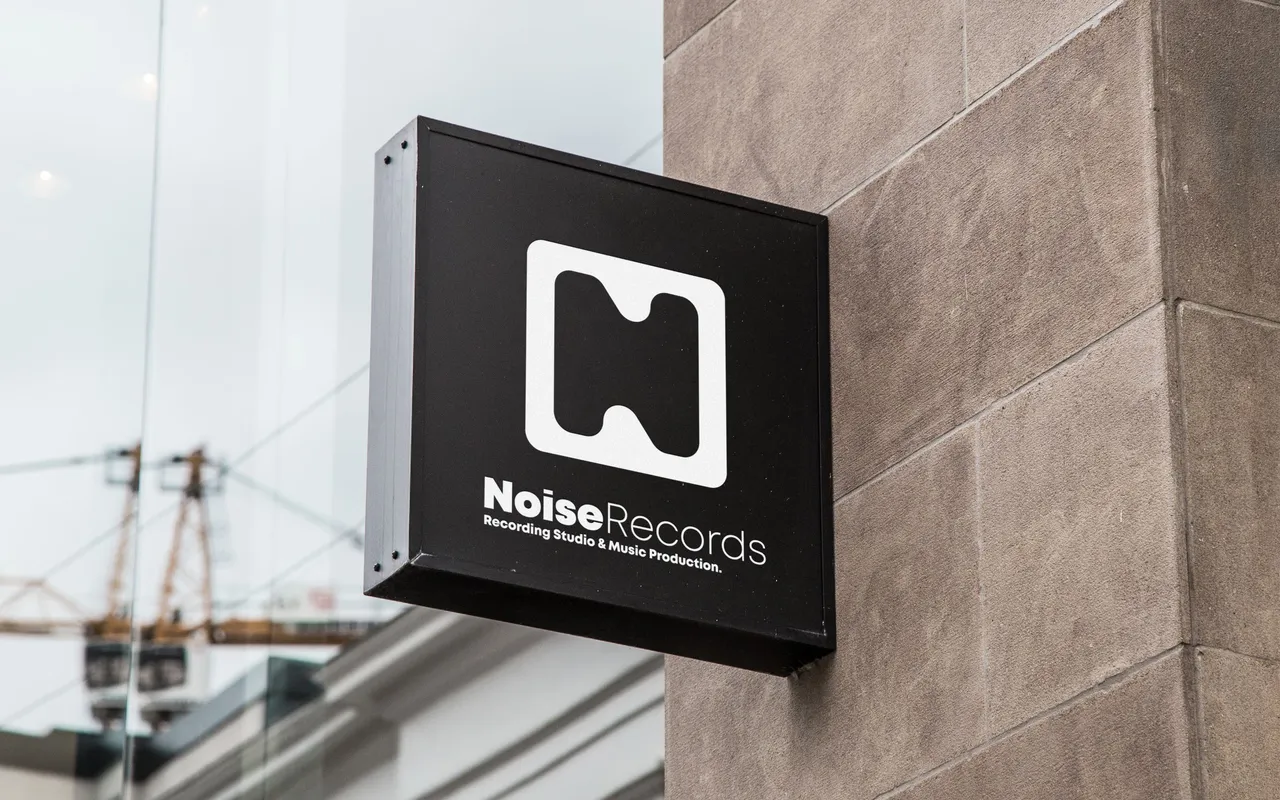 Hanging Wall Sign CARTEL H.png