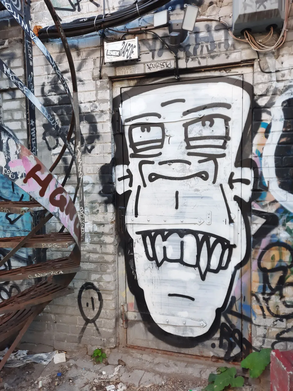 573 - Inconnu Graffiti Alley.jpg
