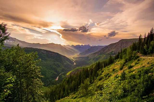 mountains-1852955_640.jpg