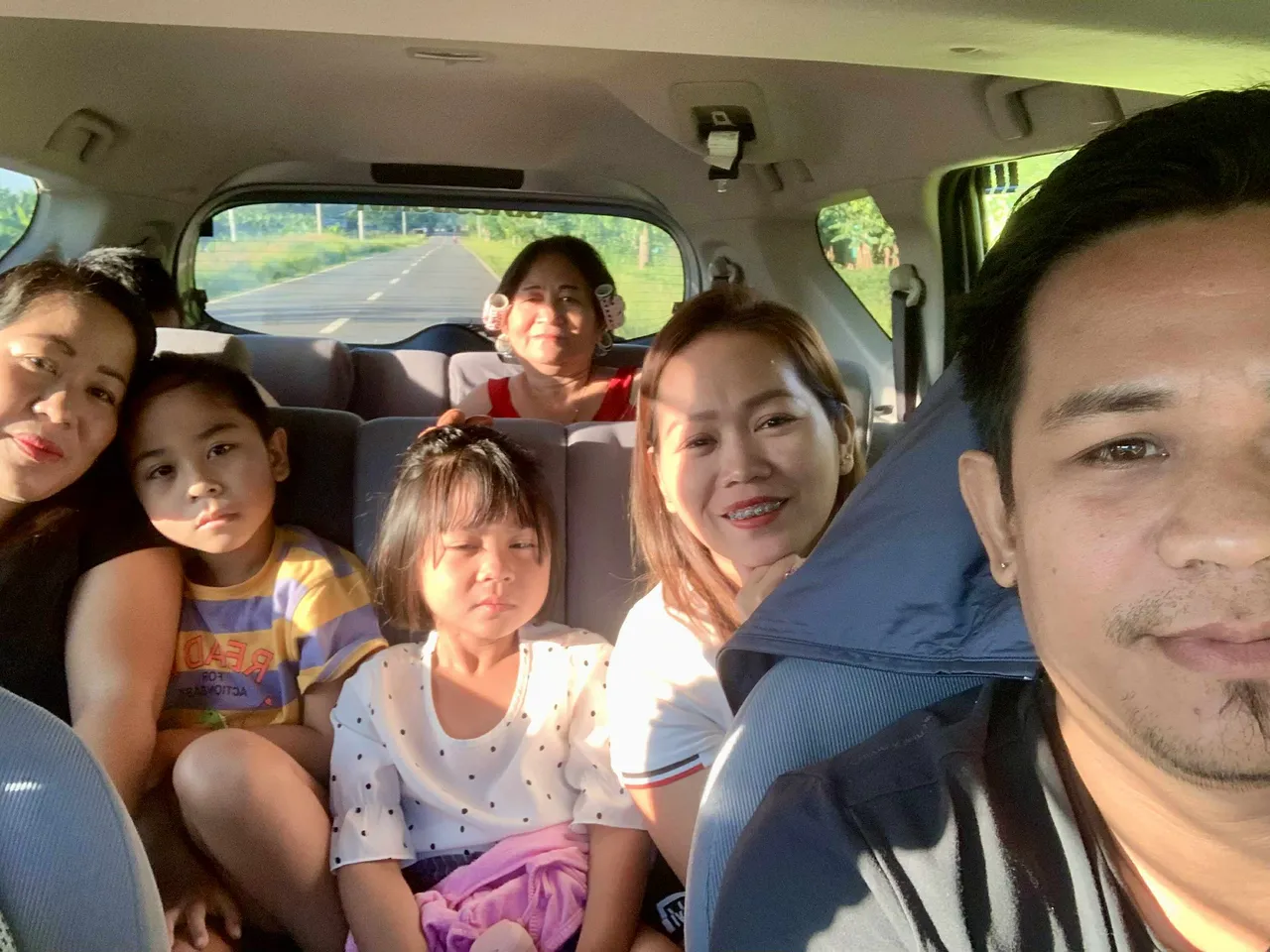 b3b850fc-bc33-41ba-a2df-e18d69462de9.jpg