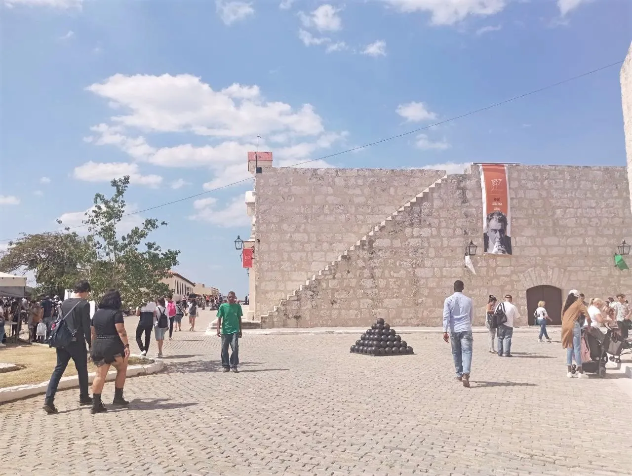 Si Plaza 4.jpg