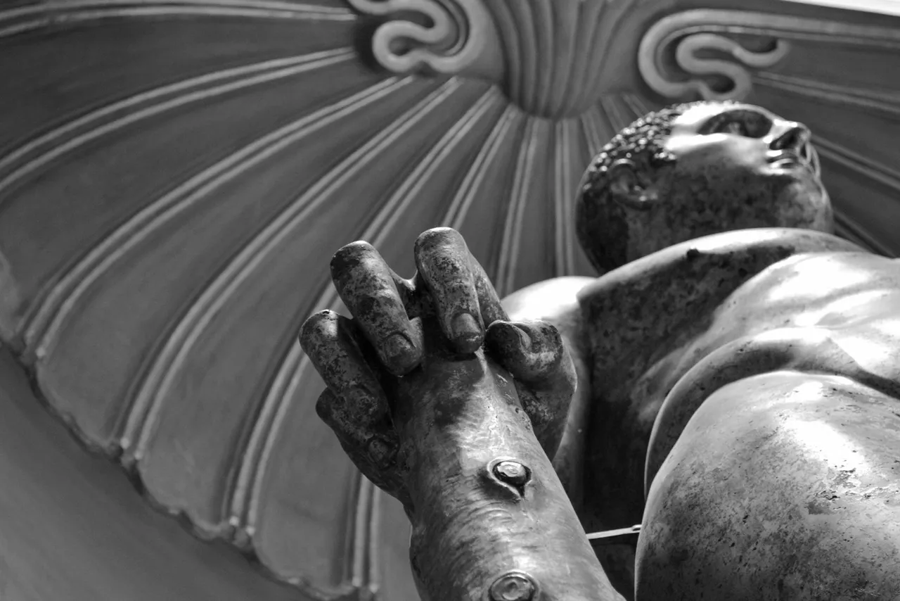 JuliusYls_Hercule-Rome.jpg