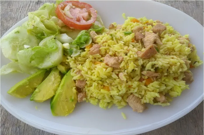 arroz a la jardinera pollo y chuleta ahumada .jpg