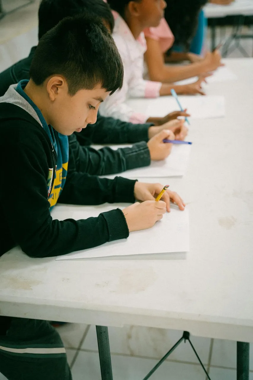 free-photo-of-kids-learning-at-school.jpeg