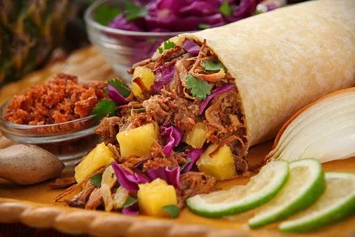 grilled-pineapple-pork-burrito-2944562__340 (2).webp