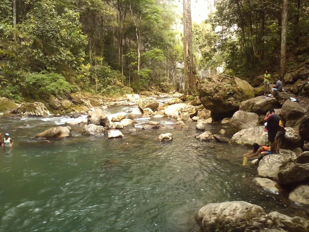 El-balneario-de-Miraflores-en-Monagas-es-un-lugar-para-el-disfrute-familiar.jpg