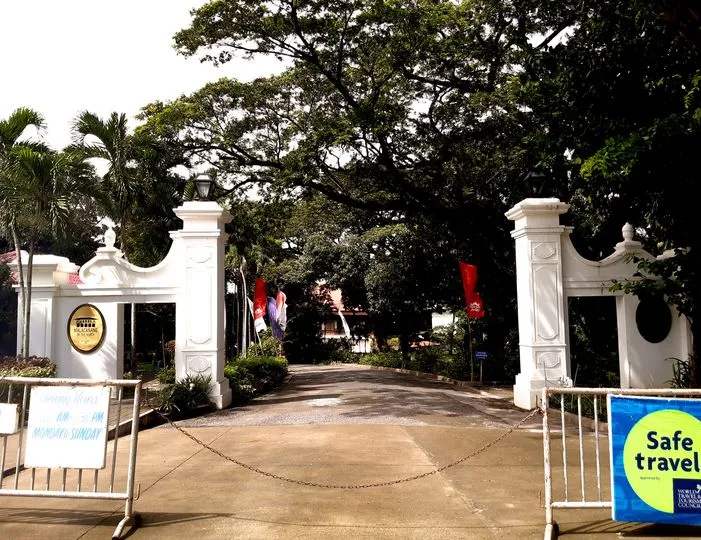 gate paoay.jpg