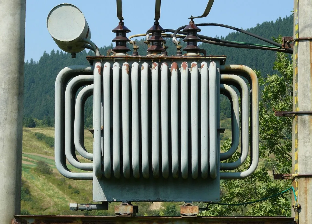 transformer-4991610_1280.jpg