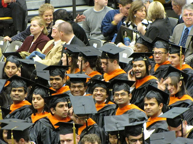 800px-Graduating_students.jpg