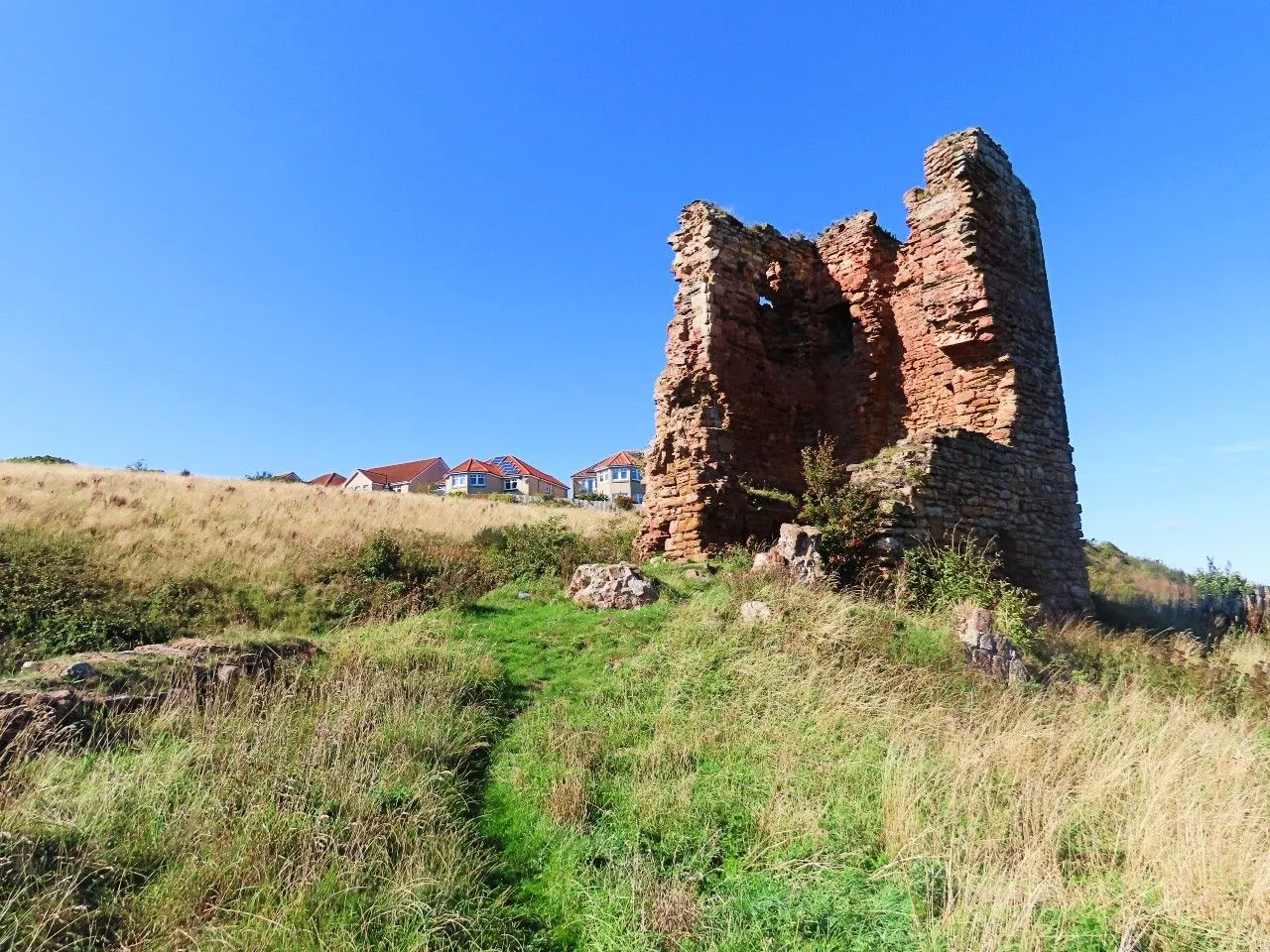 seafield tower in the distance fife coastal path to kirkcaldy direction.jpg