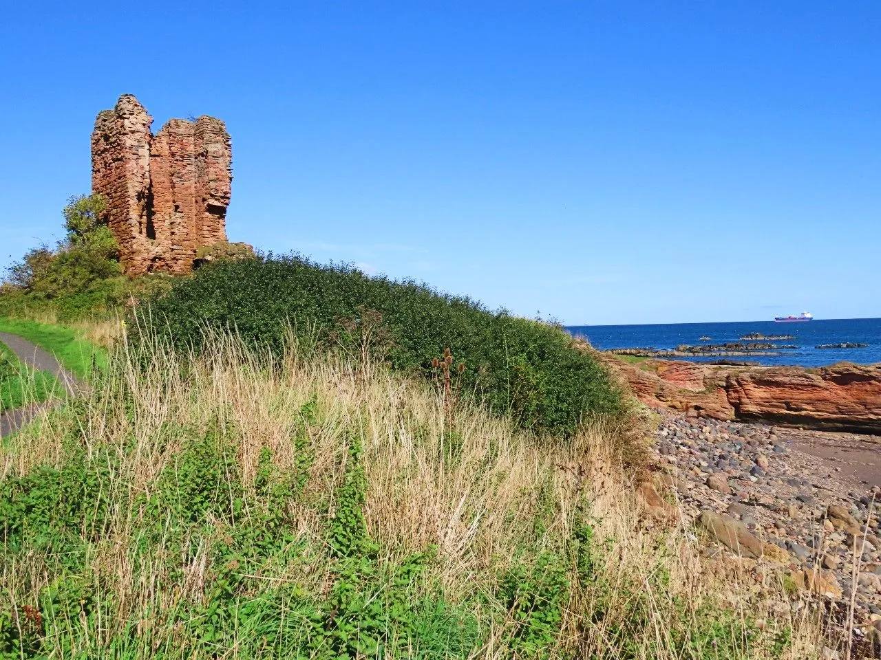 seafield tower in the distance fife coastal path to kirkcaldy 2 direction.jpg