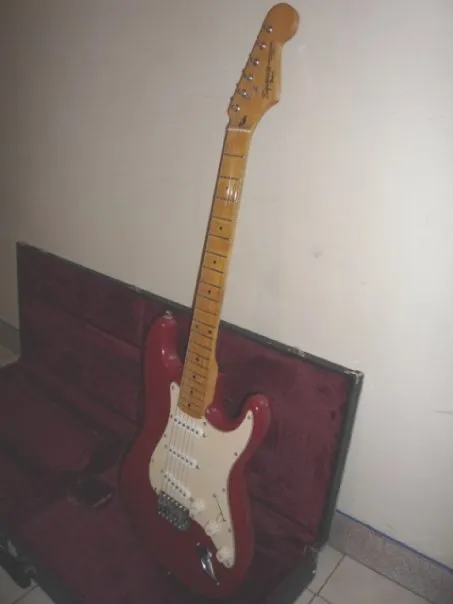 Squier 2.jpg