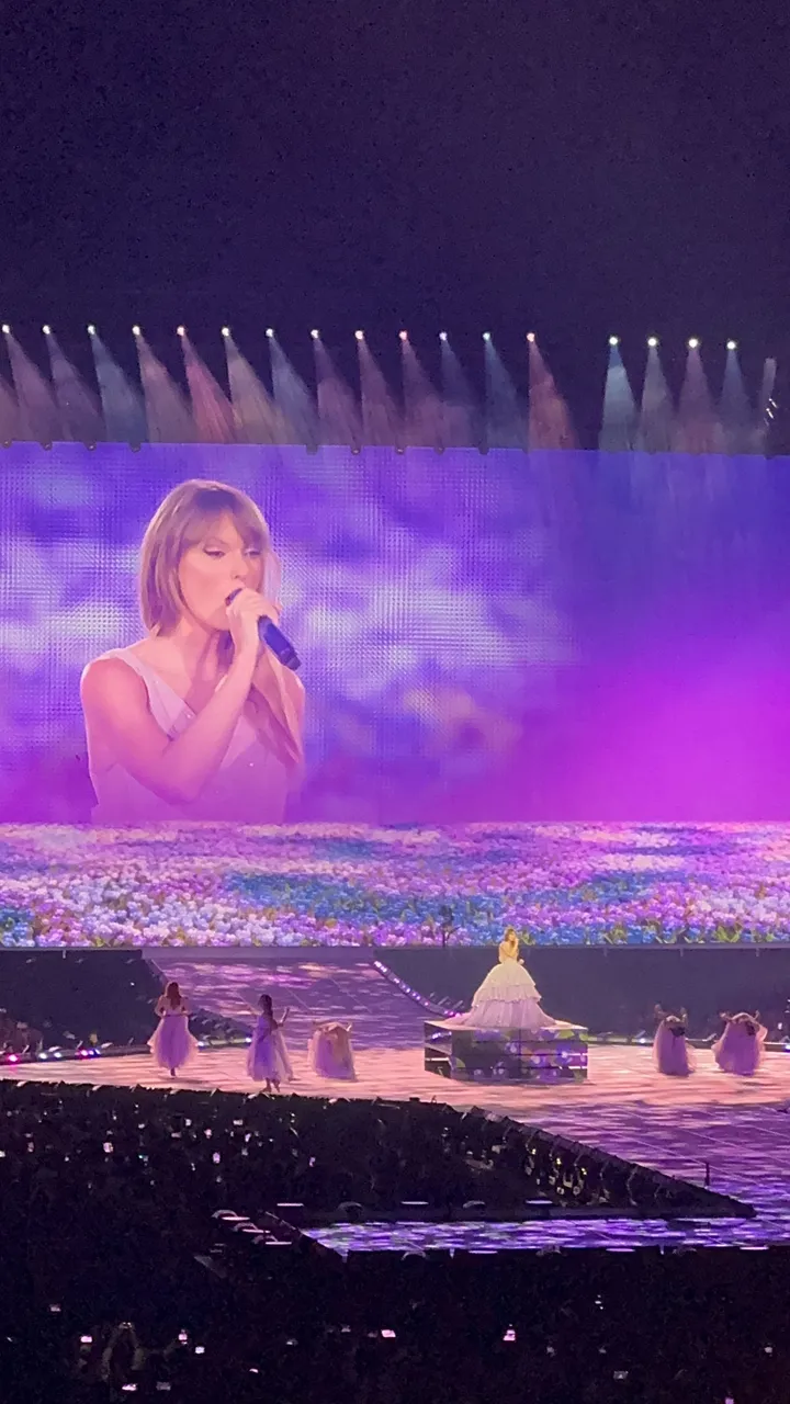 This night is sparkling