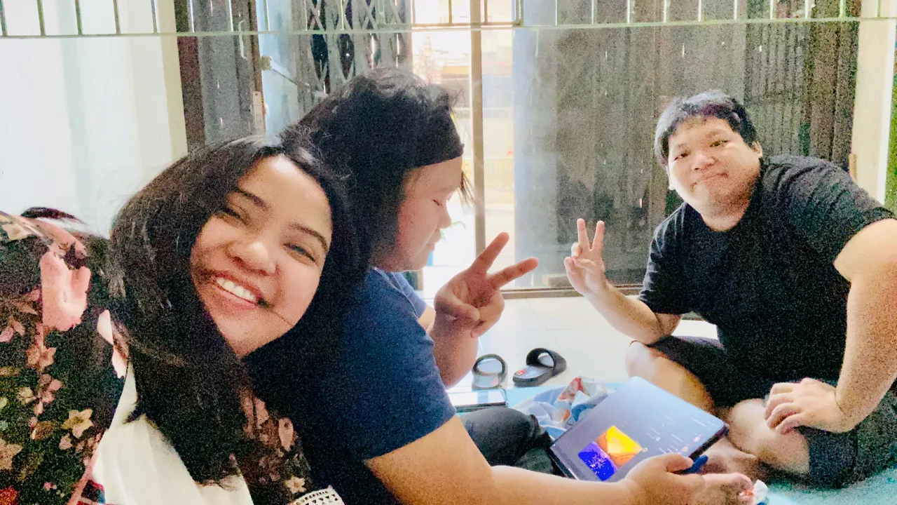 Bonding at Demo's place while Adam was asleep