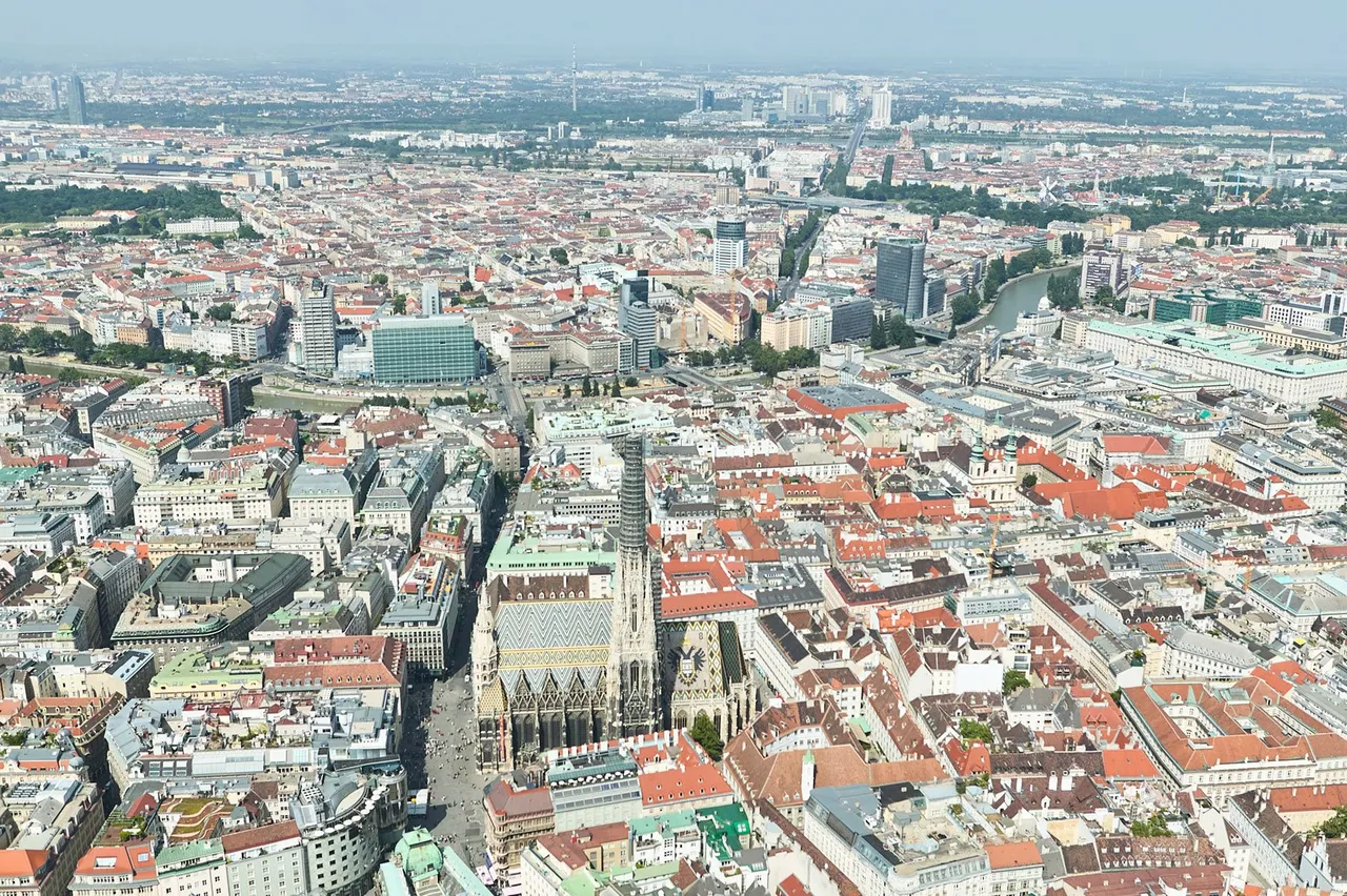 Aerial view of Vienna 003 1.jpg