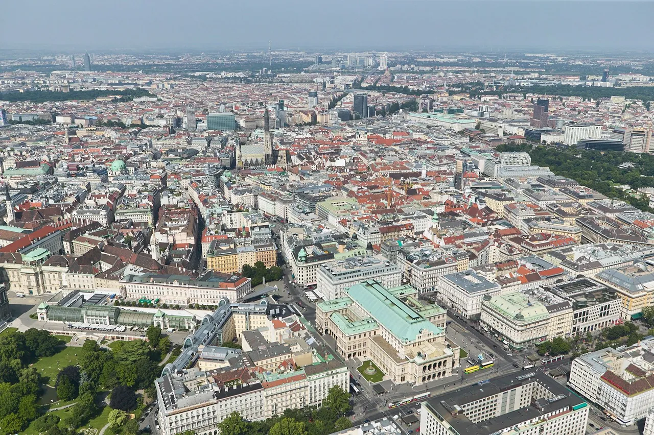 Aerial view of Vienna 012 1.jpg