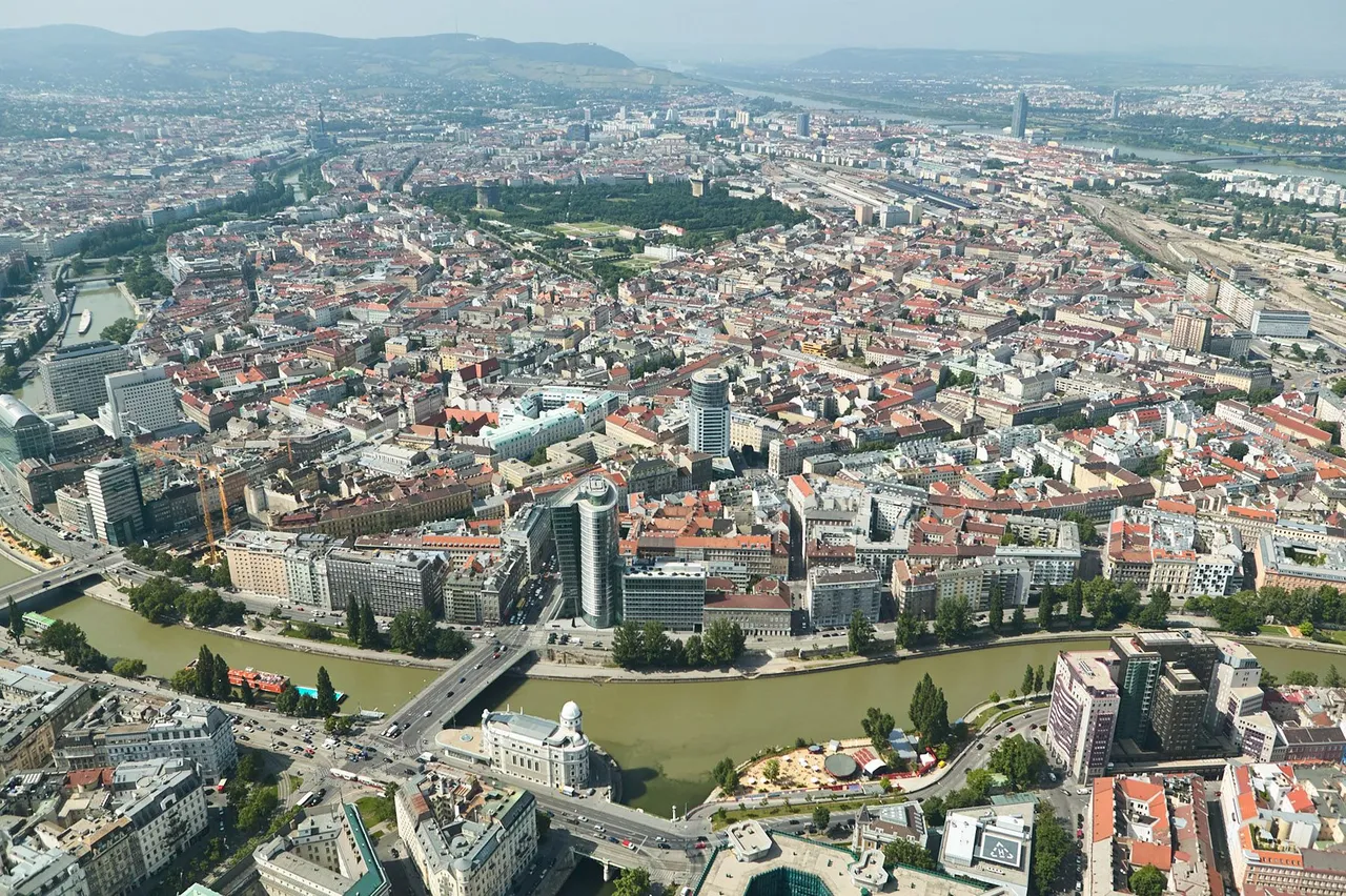 Aerial view of Vienna 014 1.jpg