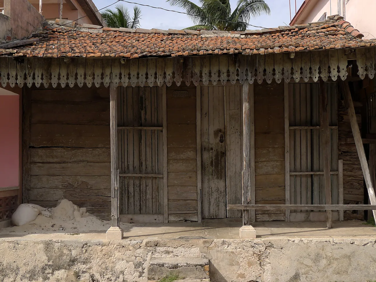 12 huts between houses cuba matanzas.jpg