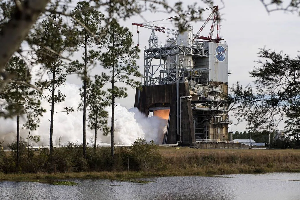 s17-074_ssc-20171213-s01178_rs-25_engine_test.jpg