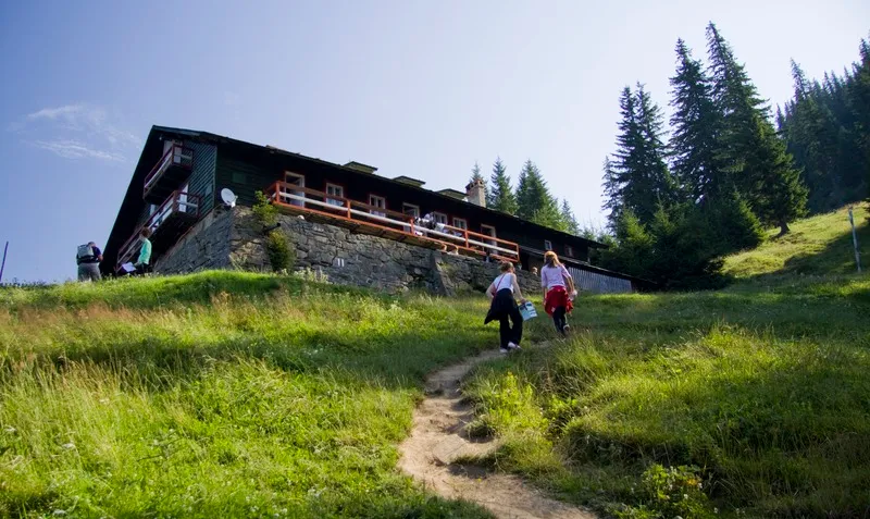 02-trasee-ceahlau-durau-fantanele-dochia-vara.jpg