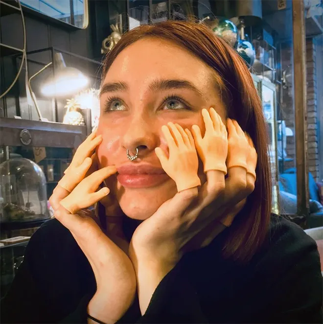 fingerhands18.jpg