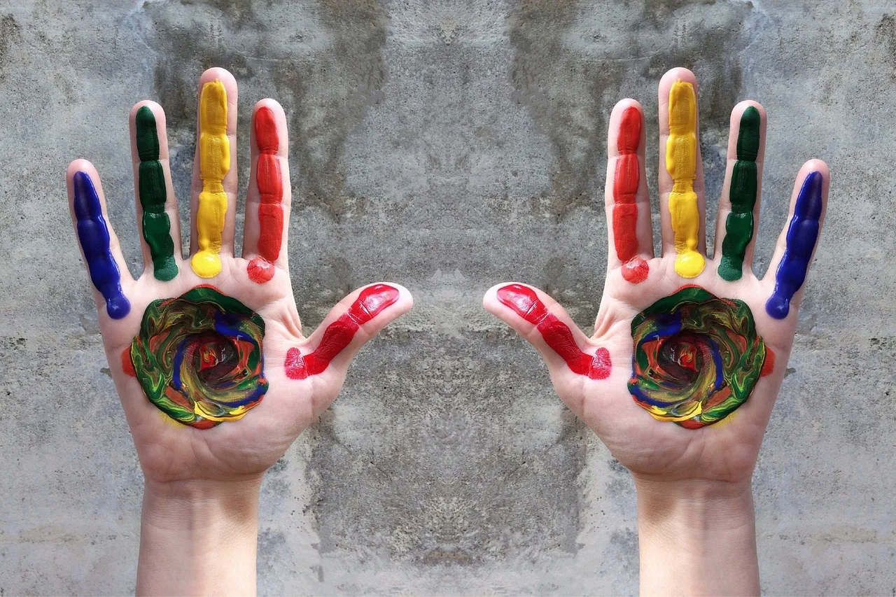 hands3457023_1920.jpg