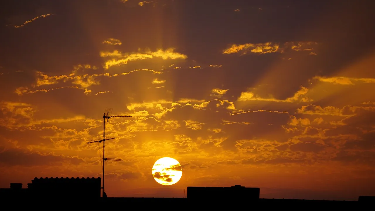 Canto al  Sol. Hoy es  día del sol.  Décimas