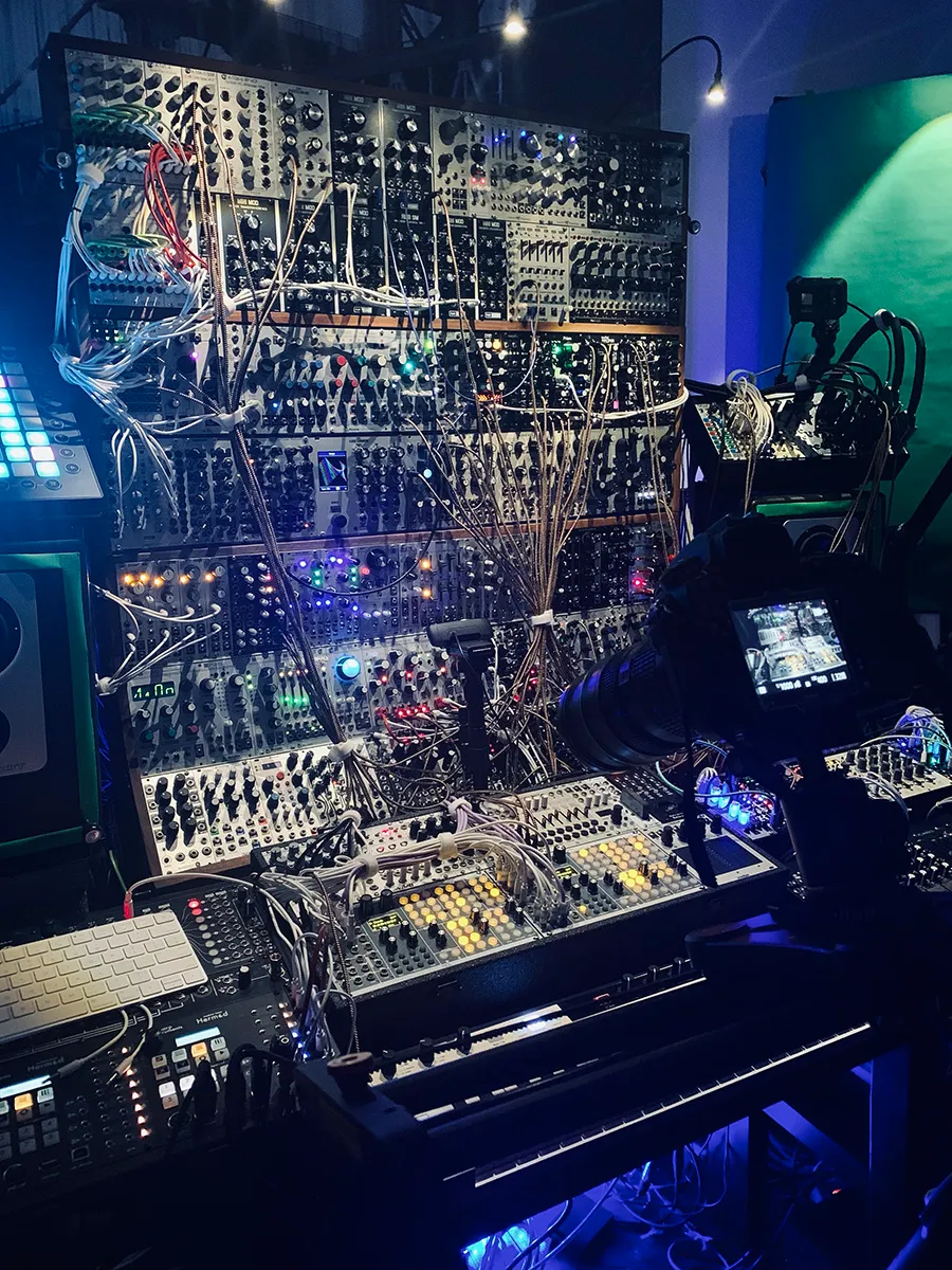 " " \" \" \\"synth.jpg\\"\"\"""