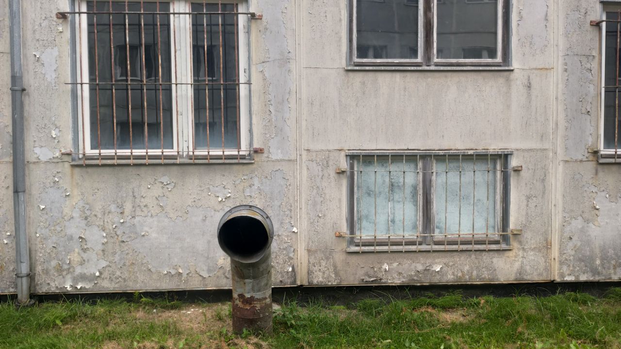 The snorkel shows that there’s something else there.