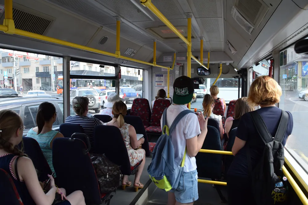 bus1.jpg
