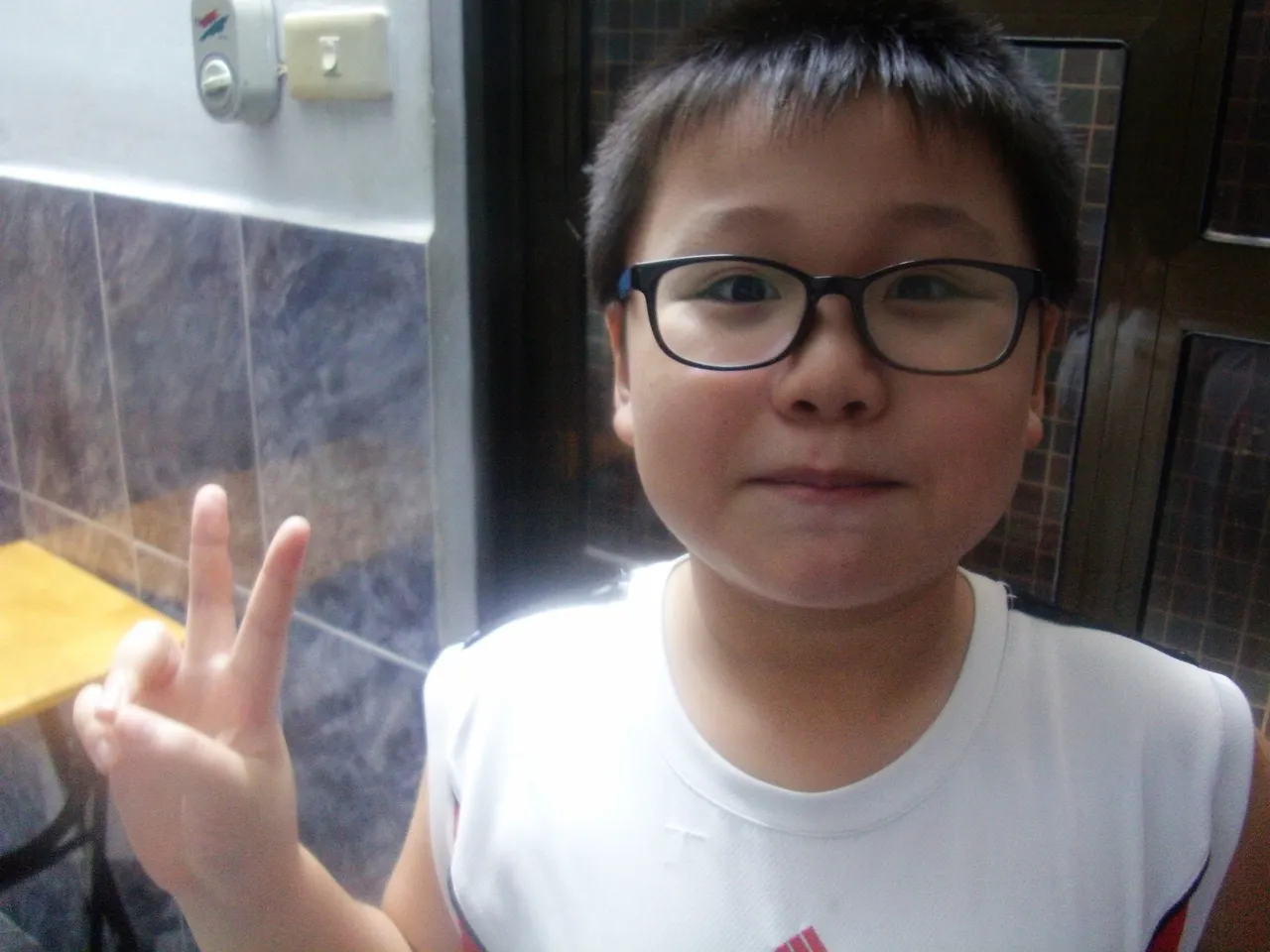 2014-09-21 - Sunday - Boy Student in HCM in Tan Binh Smile Whiteboard.jpg
