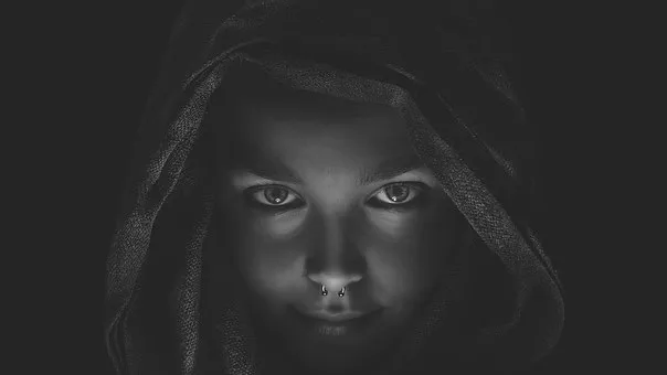 Black-Gothic-Portrait-Woman-Female-Girl-Dark-1081873.jpg