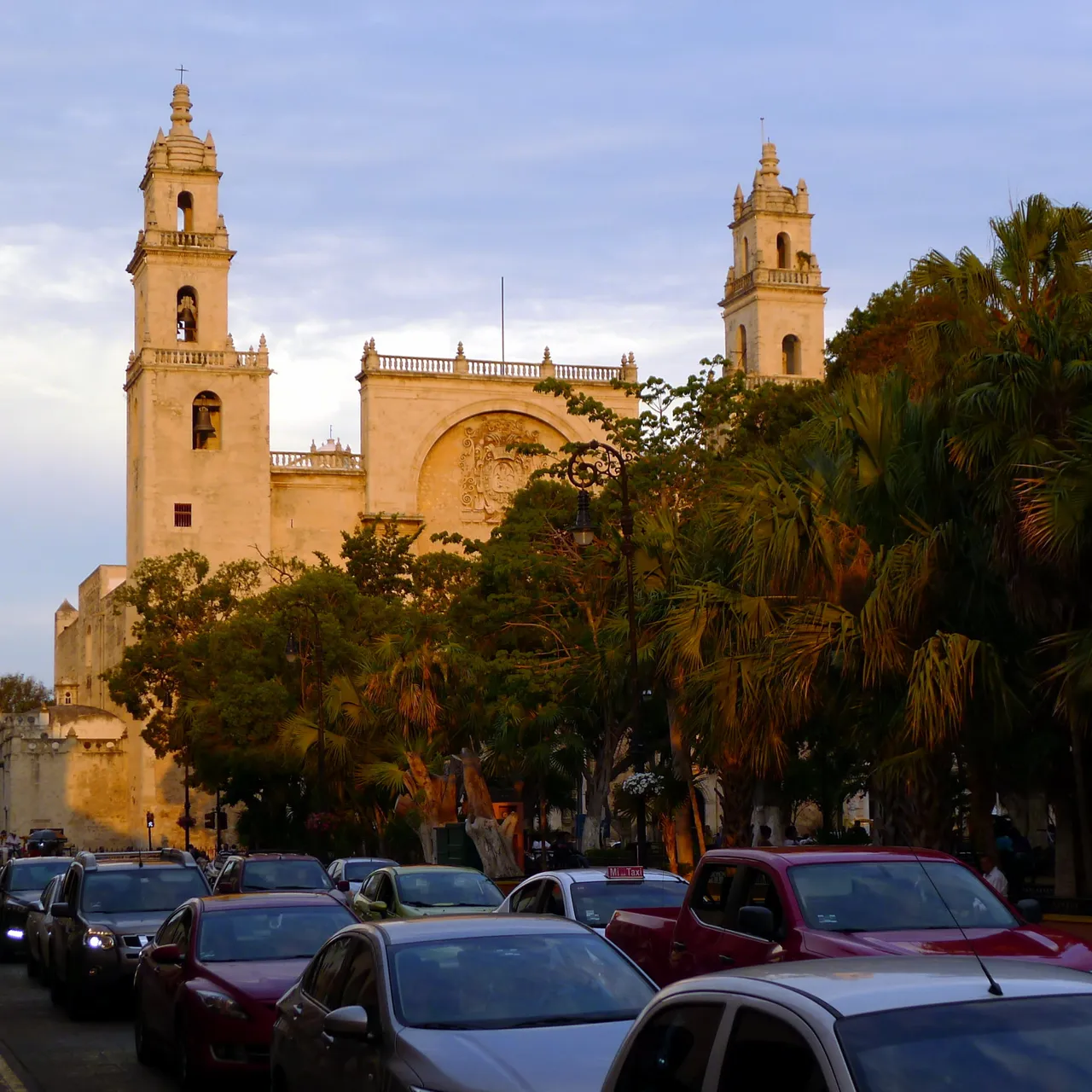 05 Mexico Yucatan Merida abendliche Rush hour.jpg