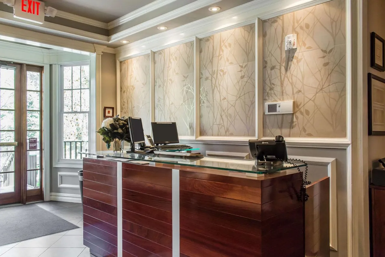 Front desk, Peacock Inn Princeton, New Jersey.jpg