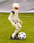 RC15_NimbRo_TeenSize_igus_robot_dribbling_s.jpg