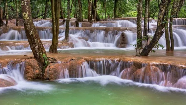 Amazing-hd-free-wallpapers-waterfall-for-desktop-650x366.jpg