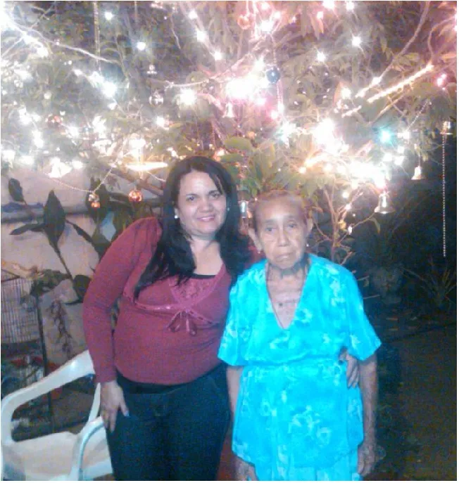 FOTOS 3 CON MI MAMA EN NAVIDAD REDUCIDA .jpg