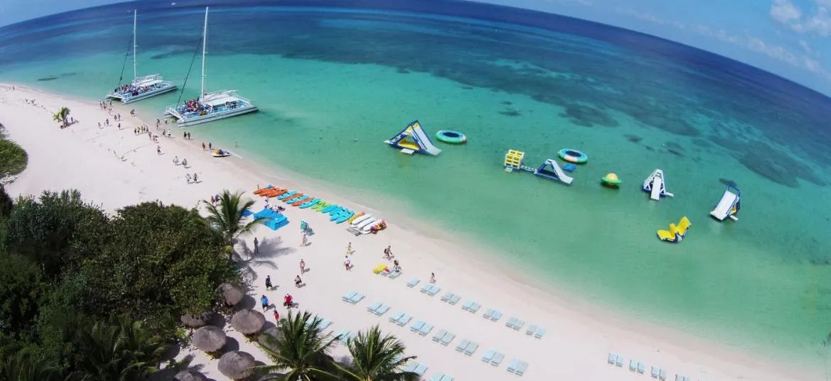 deluxe-beach-catamaran-sail-and-snorkel-cozumel-mexico-1.jpg