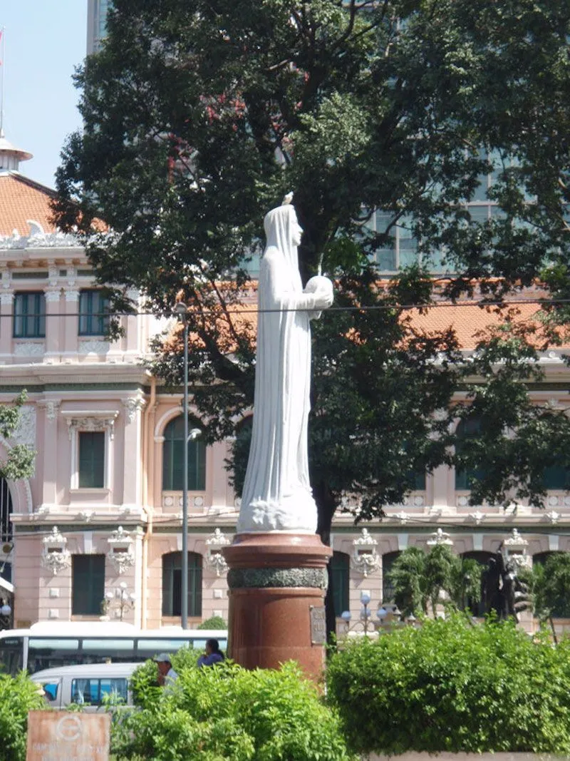 The-Madonna-with-the-Old-Post-Office-in-the-background-2.jpg
