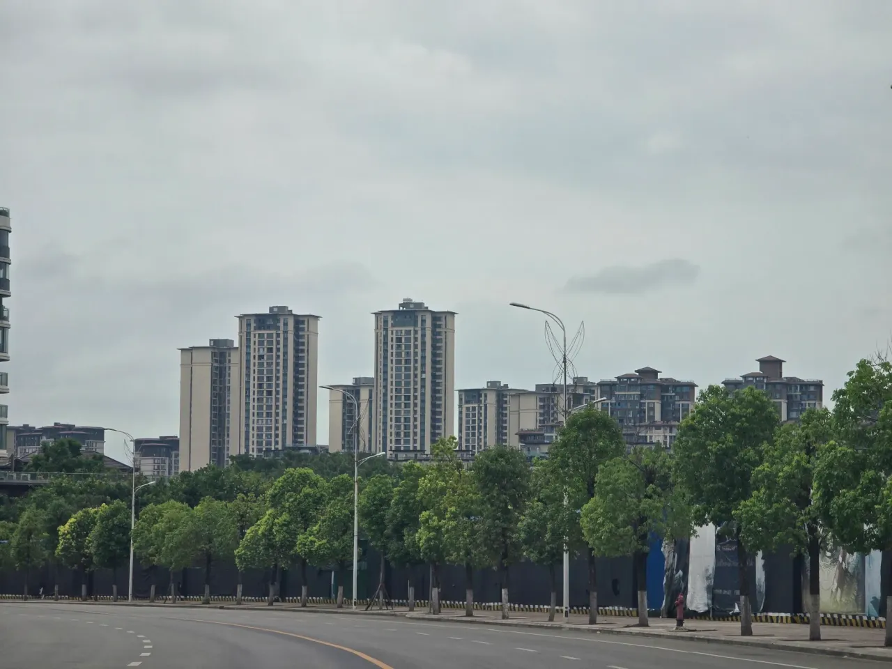 ZgZqrPKzDUKA11Nc_8077.webp
