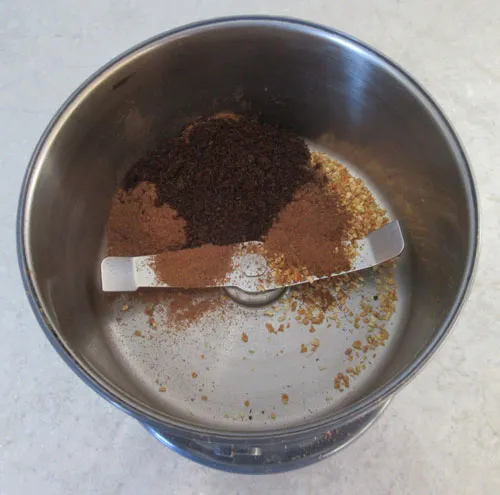 spicy-nuts2.jpg