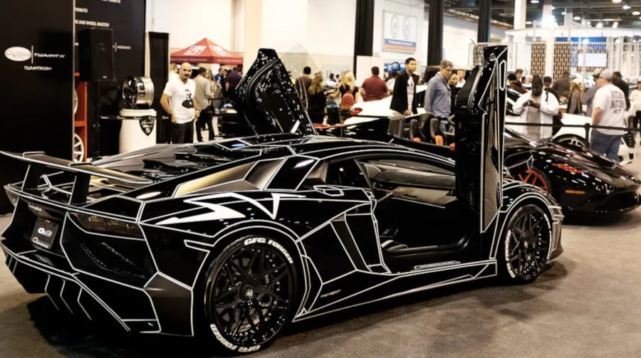 lambo_small.jpg