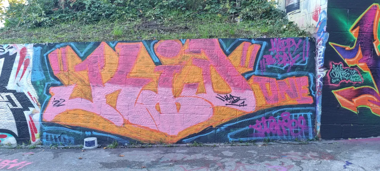 alt