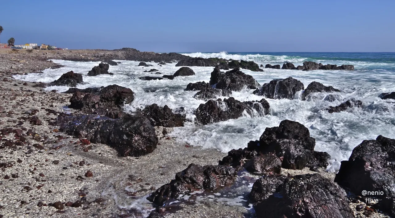 rocks-at-sea-008.jpg