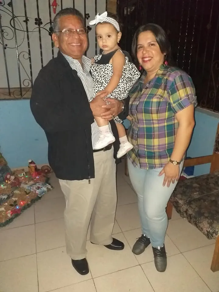 PAPA CON YOLIMAR.jpg
